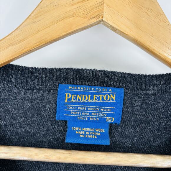 Pendleton V Neck Sweater Mens XL Gray with Blue Argyle Merino Wool Pullover - Picture 3 of 7